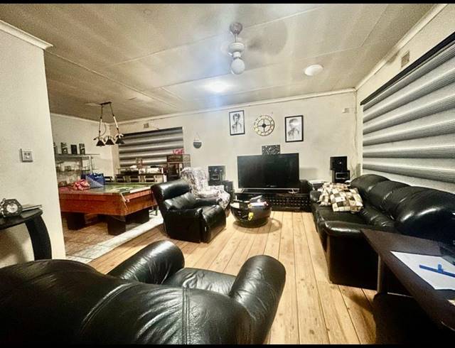 3 BEDROOM HOUSE FOR SALE IN VANDERBIJLPARK CE 3